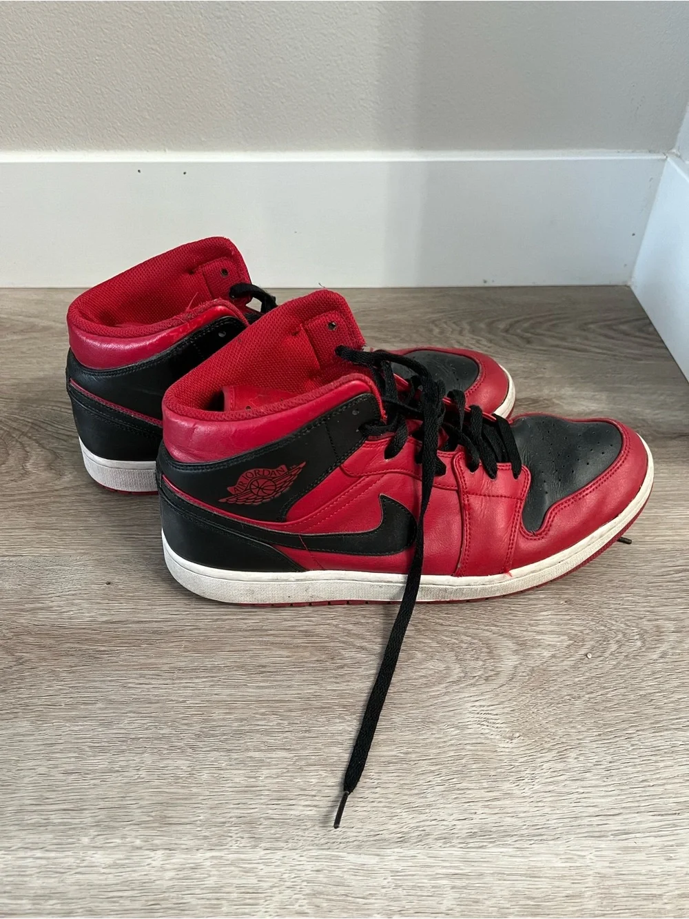 Air Jordan 1 Mid Shoes Reverse Bred Gym Red Black White Men's Size 13